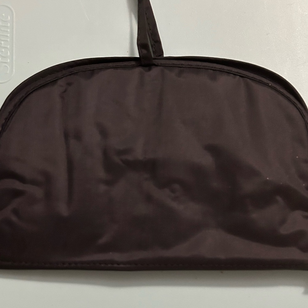 Avon Weekender Essentials Kit - Picture 4 of 5